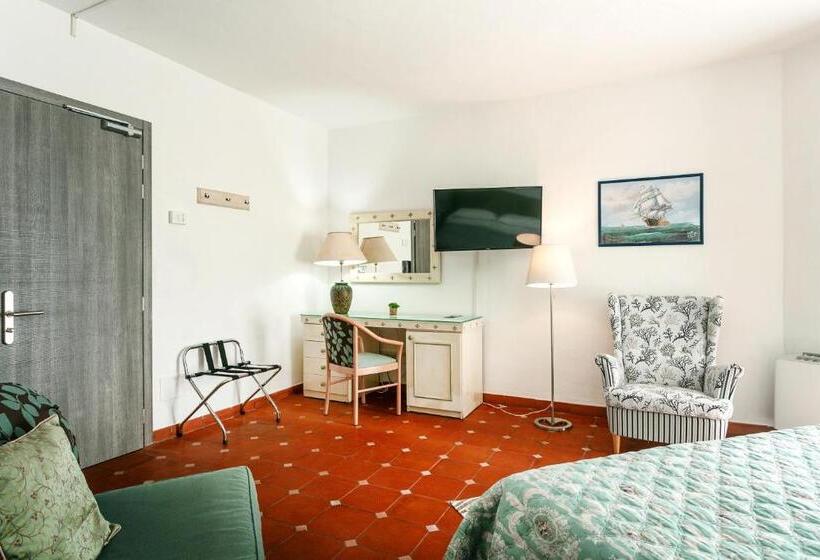 اتاق کلاسیک با چشم‌انداز دریا, Stefania Boutique Hotel By The Beach