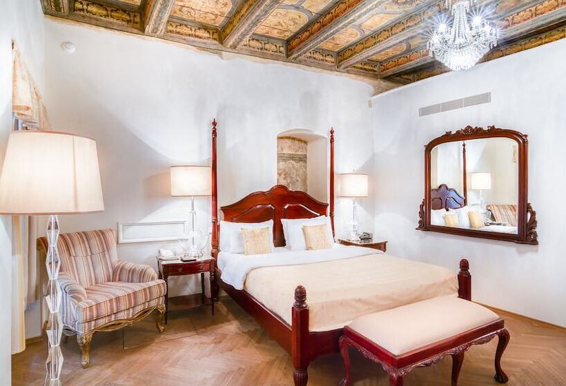 غرفة ديلوكس, The Dominican