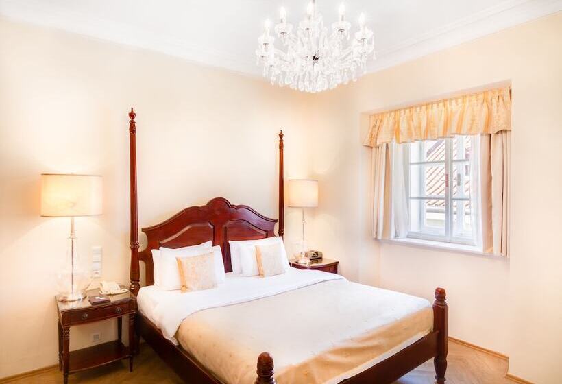 غرفة قياسية, The Dominican