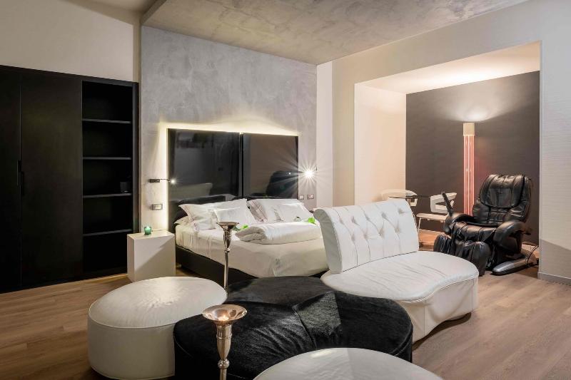 Полулюкс, Unahotels One Siracusa