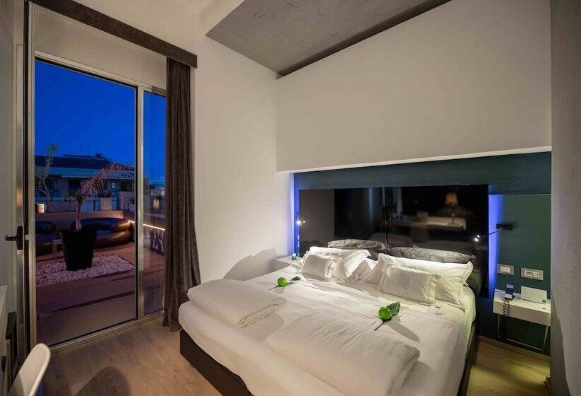 Полулюкс, Unahotels One Siracusa