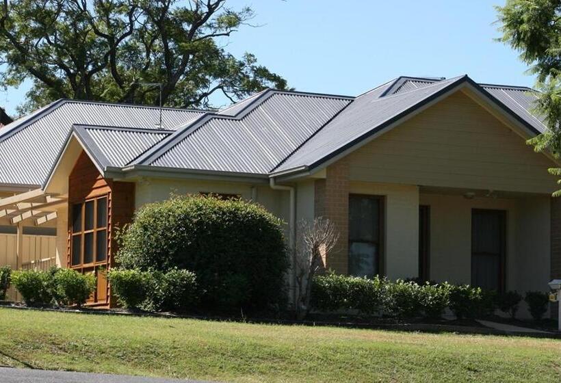 Апартаменты 3 Спальни, Noah's Mid City Motor Inn Muswellbrook