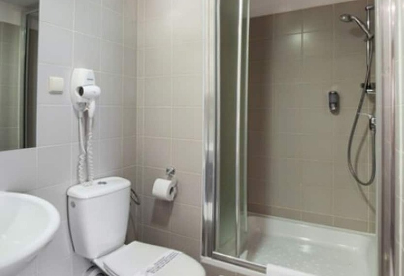 Standard Yhden Hengen Huone, Alexander