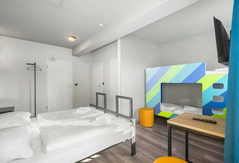 Семейный Номер, a&o Dresden Hauptbahnhof