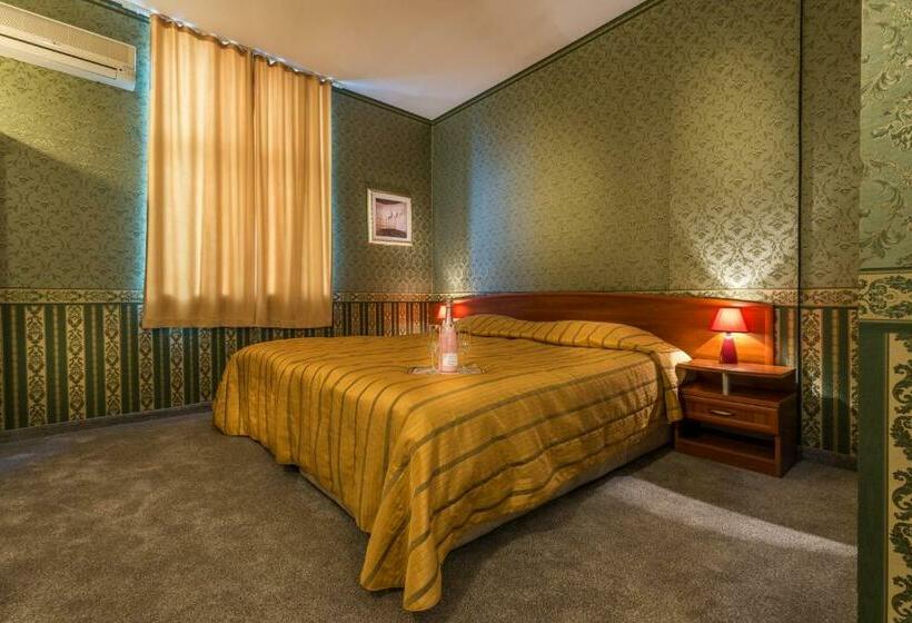 家庭间, Family Hotel Chiplakoff
