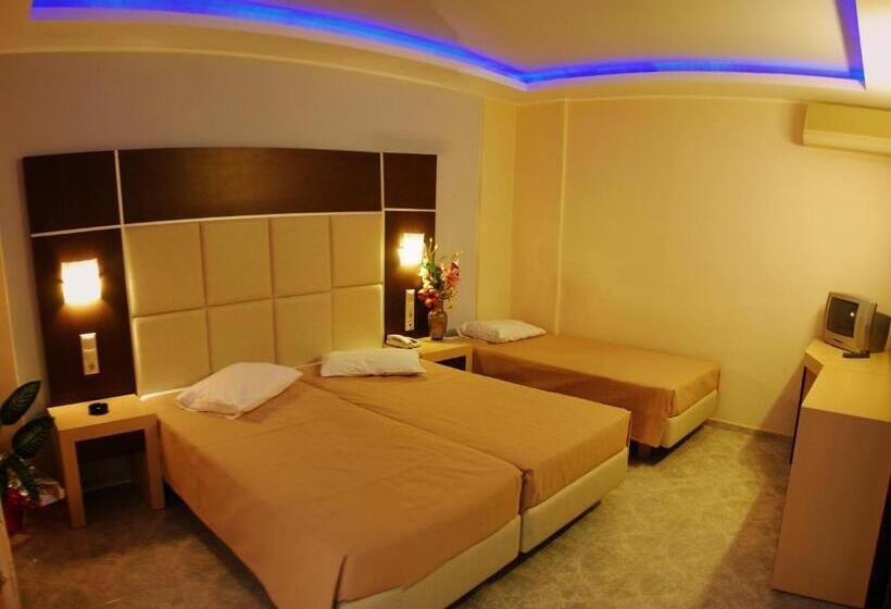 Трехместный Номер Deluxe, Esperia