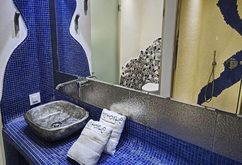 سوئیت با چشم‌انداز, Astarte Suites