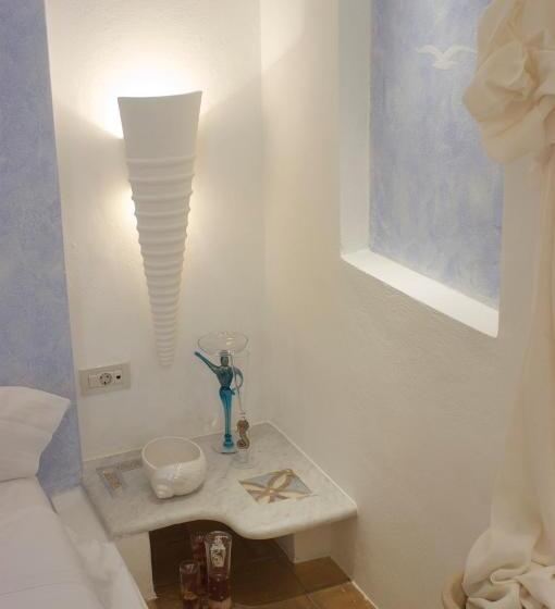سوئیت جونیور با چشم‌انداز, Astarte Suites