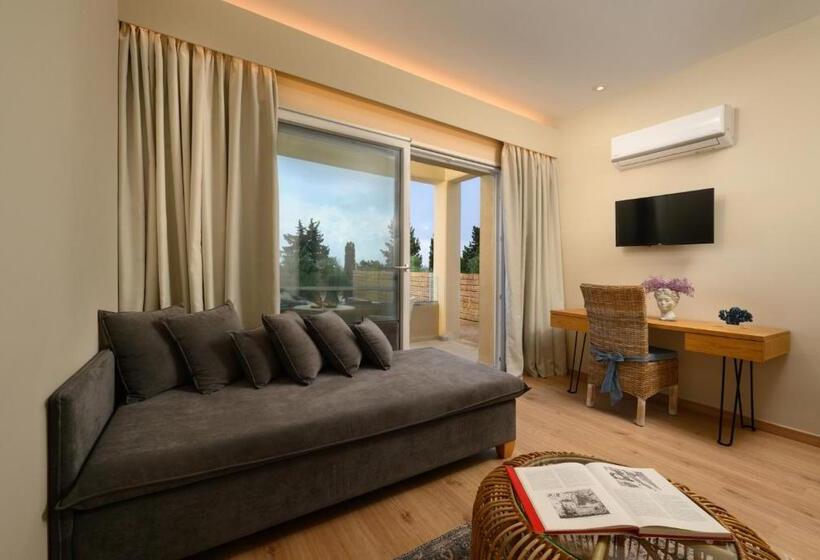 Люкс с Бассейном, Art Hotel Debono