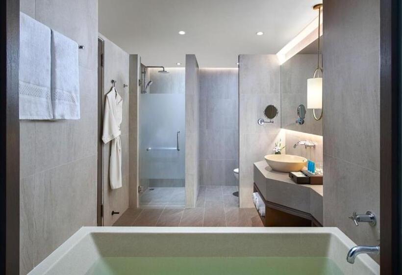 Номер Deluxe, Amari Vogue Krabi