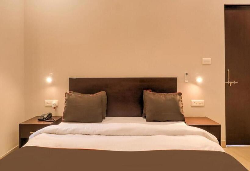 コンフォートトリプルルーム, Super Townhouse Amaraa Farms Near Lulu Hypermarket