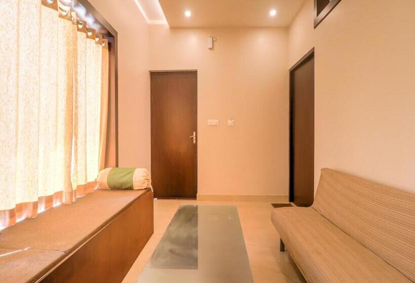 Habitación Triple Comfort, Super Townhouse Amaraa Farms Near Lulu Hypermarket