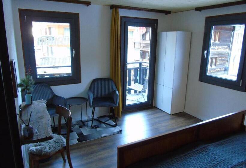 Номер Стандарт с Балконом, Room's Chez Beni
