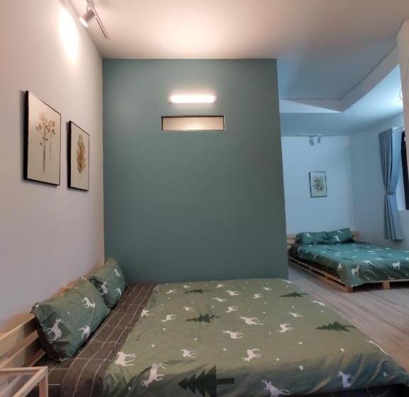 اتاق استاندارد چهارنفره با بالکن, Stay Hostel 2   350m From The Ferry