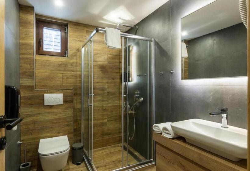 سوئیت با بالکن, Srebrna Planina Spa & Resort