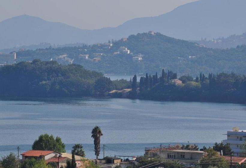 Номер Deluxe, Corfu Secret