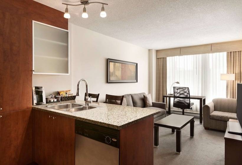 プレミアムスイート, Embassy Suites Montréal By Hilton