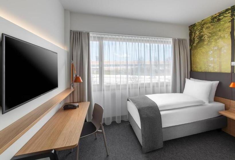 장애인을 위한 스탠다드 룸, Holiday Inn Munich   Leuchtenbergring, An Ihg