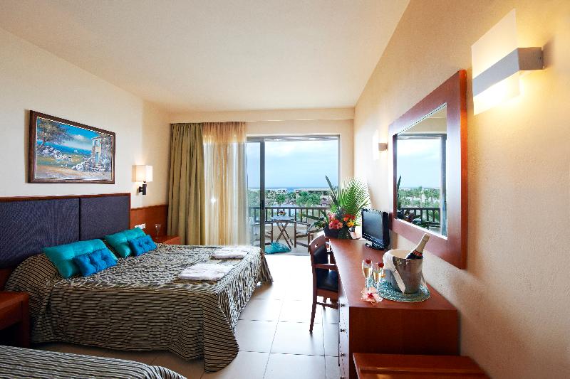اتاق استاندارد با چشم‌انداز استخر, Stella Palace Aqua Park Resort