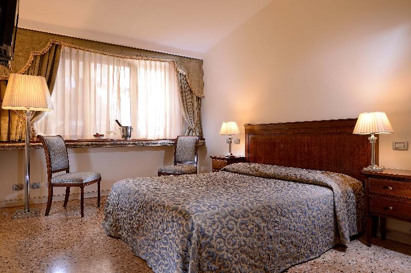 اتاق کلاسیک, Dell'opera