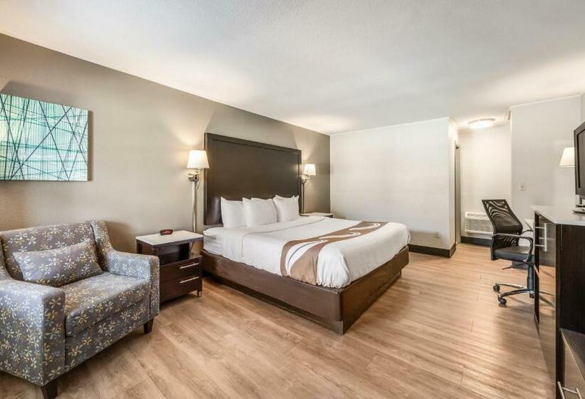 キングサイズベッドのスタンダードルーム, Quality Inn Poughkeepsie