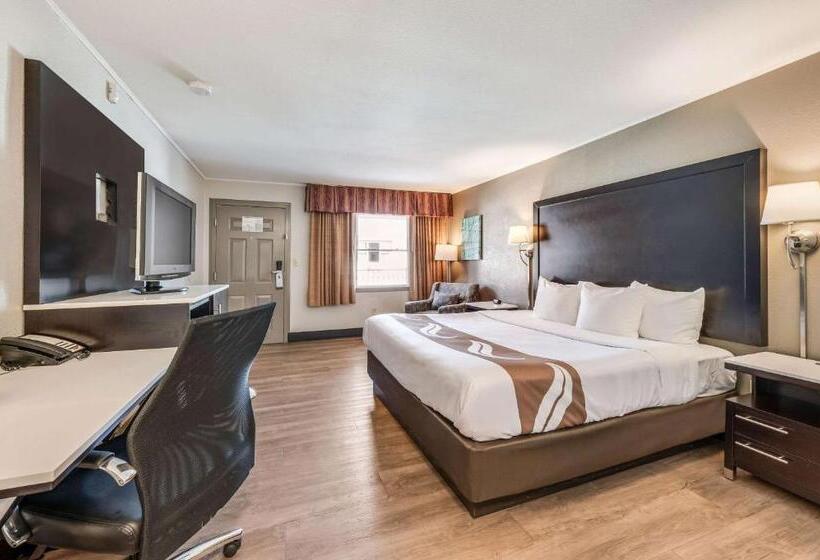 身障者適用キングサイズベッドルーム, Quality Inn Poughkeepsie