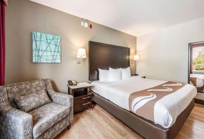 身障者適用キングサイズベッドルーム, Quality Inn Poughkeepsie