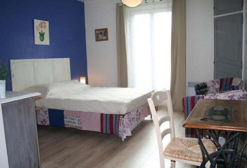Номер Стандарт Вид на Сад, Chambres D Hôtes Le Puid De Gauthier
