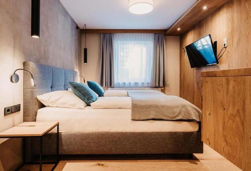 Апартаменты 3 Спальни, Hofgut Apartment & Lifestyle Resort Wagrain
