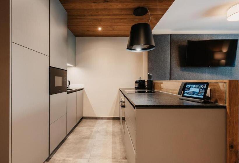 Апартаменты 2 Спальни, Hofgut Apartment & Lifestyle Resort Wagrain