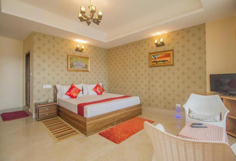 Номер Стандарт Вид на Озеро, Mount Queens Hill Resort & Spa