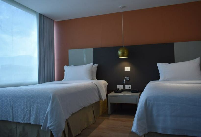 Люкс, Holiday Inn Express & Suites Medellin, An Ihg
