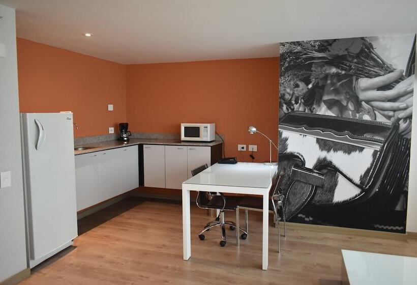 Номер Стандарт, Holiday Inn Express & Suites Medellin, An Ihg