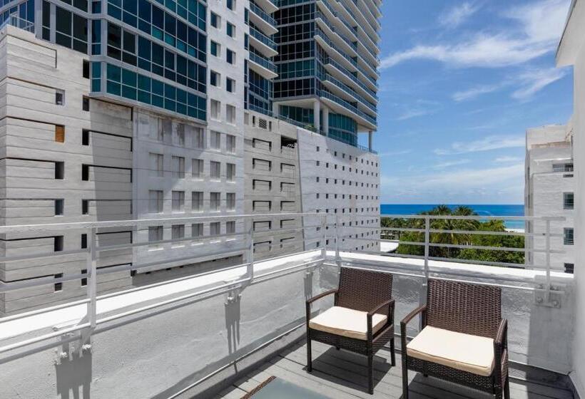 חדר פנטהאוז, Townhouse  Miami