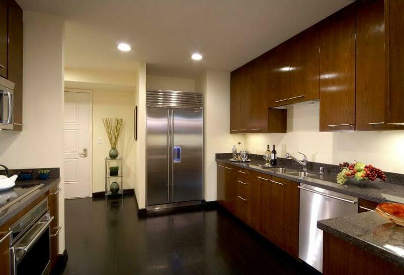 1 Bedroom Penthouse Apartment, Trump International Hotel Las Vegas
