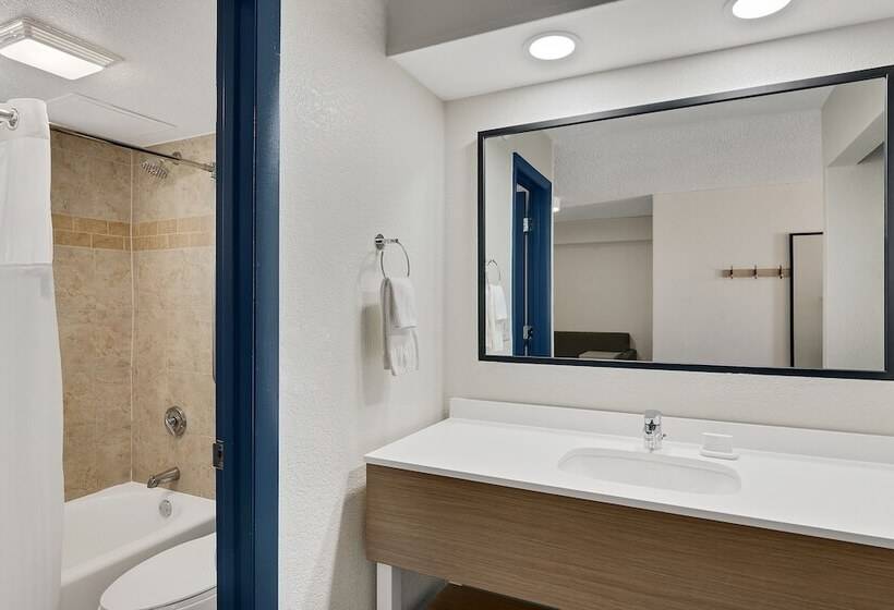 Номер Стандарт, Spark By Hilton Ormond Beach Oceanfront