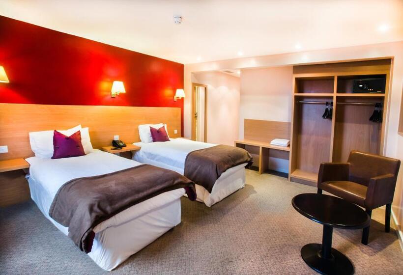 اتاق استاندارد سه نفره, Luton