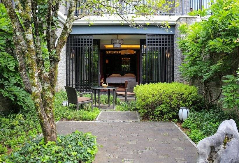 Люкс, Banyan Tree Lijiang