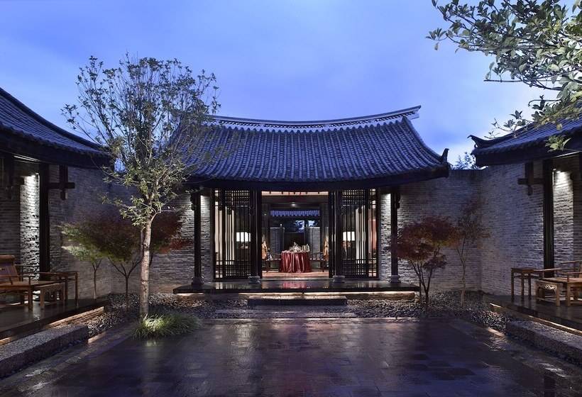Вилла 3 Спальни, Banyan Tree Lijiang