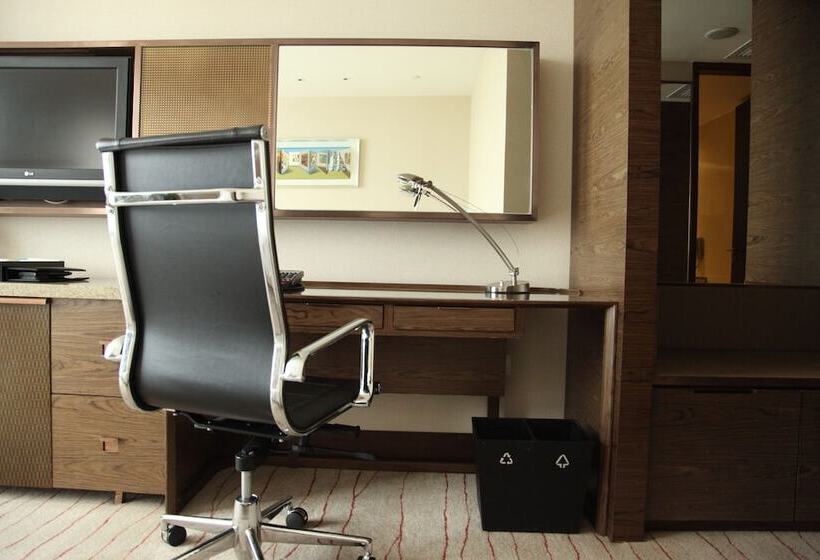 스탠다드 룸 더블 침대 2개, Four Points By Sheraton Shanghai, Daning