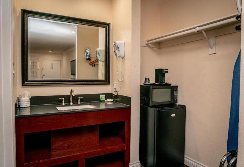 Номер Стандарт, Gateway Inn Gardena