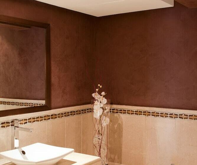 اتاق لوکس با چشم‌انداز استخر, Kenzi Menara Palace & Resort