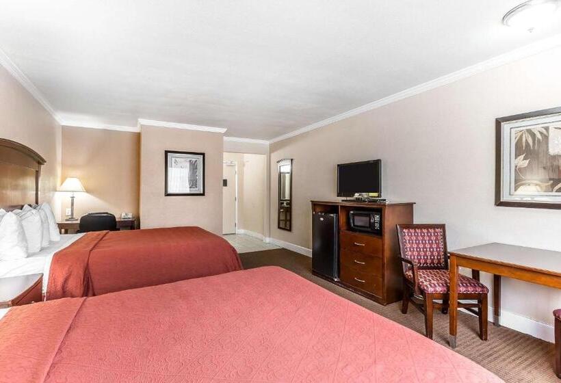 스탠다드 발코니 룸, Quality Inn Near Hearst Castle