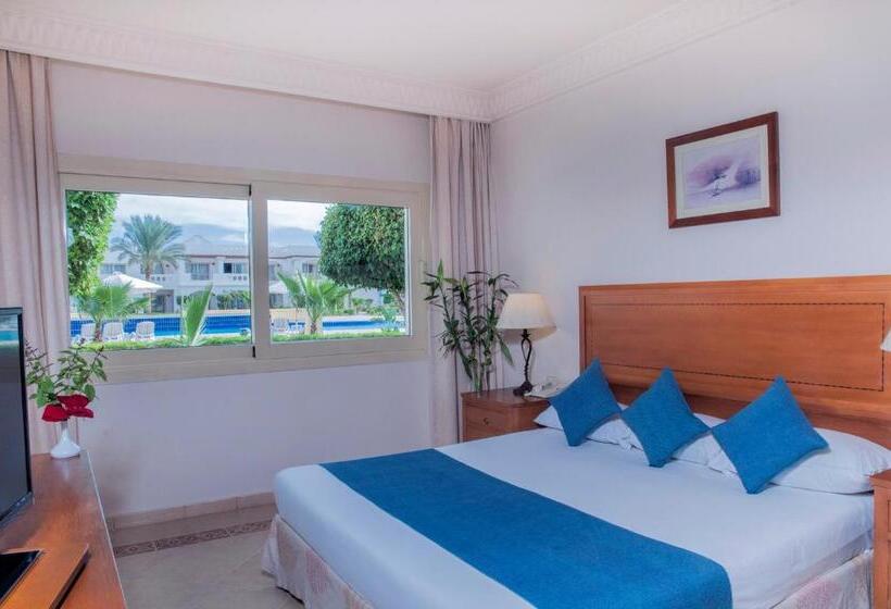 اتاق استاندارد با چشم‌انداز باغ, Continental Plaza Beach Resort