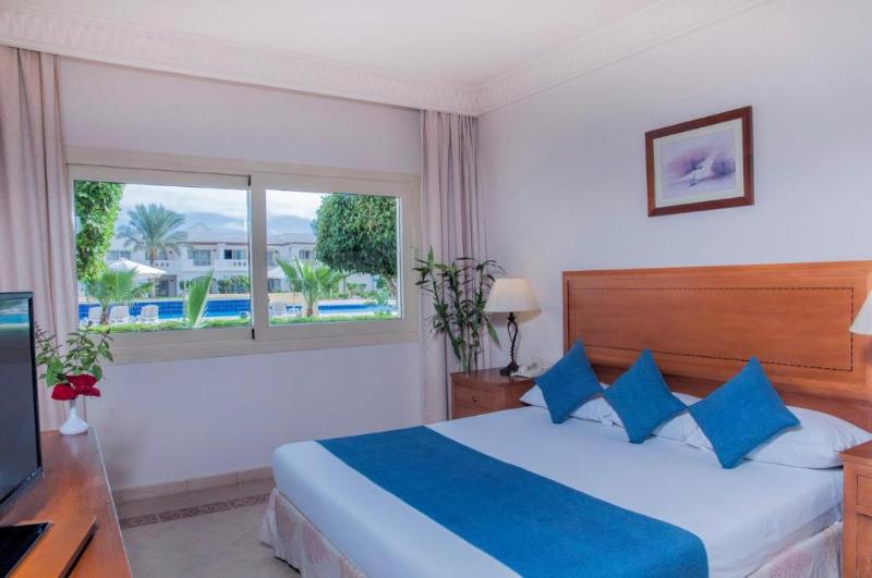 اتاق خانوادگی, Continental Plaza Beach Resort