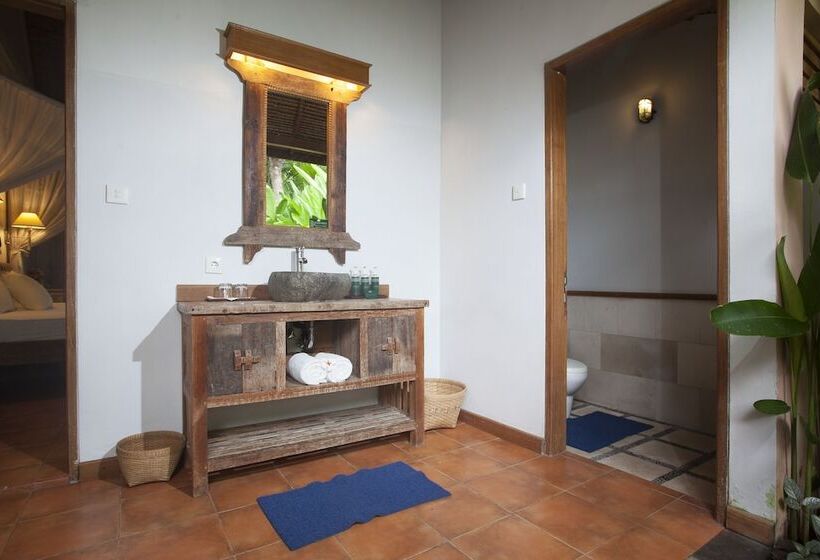 Полулюкс, Taman Sari Bali Resort And Spa