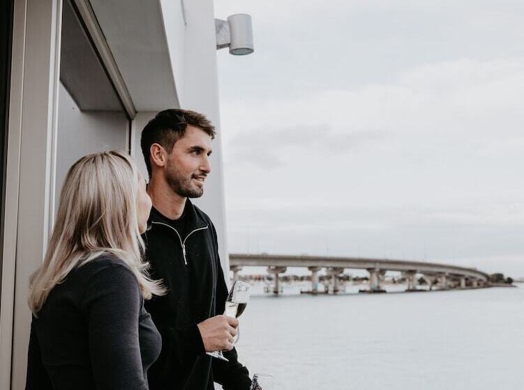 수피리어 룸 측면 바다 전망, Trinity Wharf Tauranga