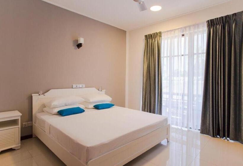 اتاق لوکس با بالکن, Riveli Retreat Mathiveri