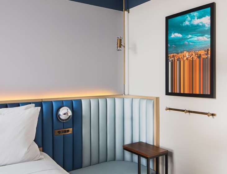 اتاق خانوادگی تودرتو, Hilton Rijeka Costabella Beach Resort & Spa