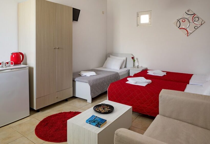 Трехместный Номер Стандарт Interior, John Akroyiali Rooms